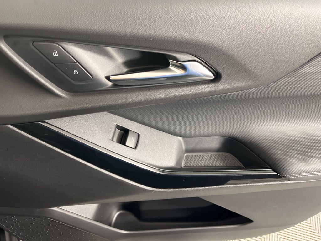 Thumbnail: 2026 Chevrolet Equinox - 10