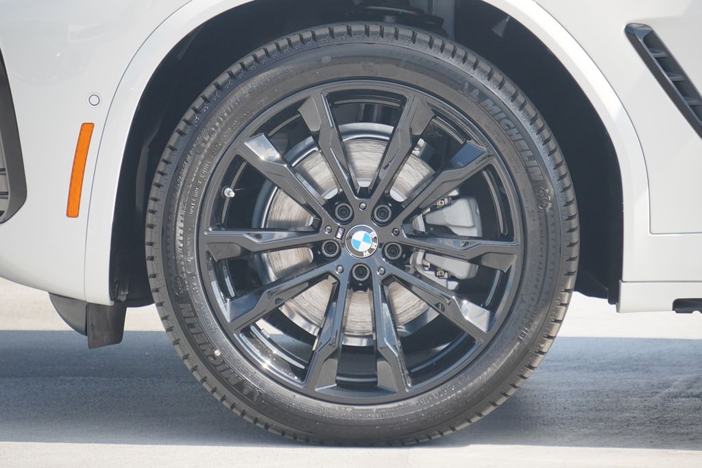 Thumbnail: 2025 BMW X4 - 5