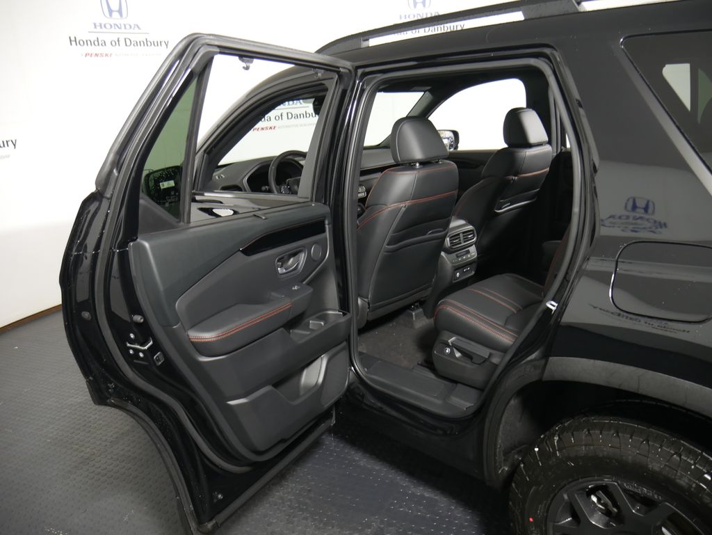 2025 Honda Pilot TrailSport 9