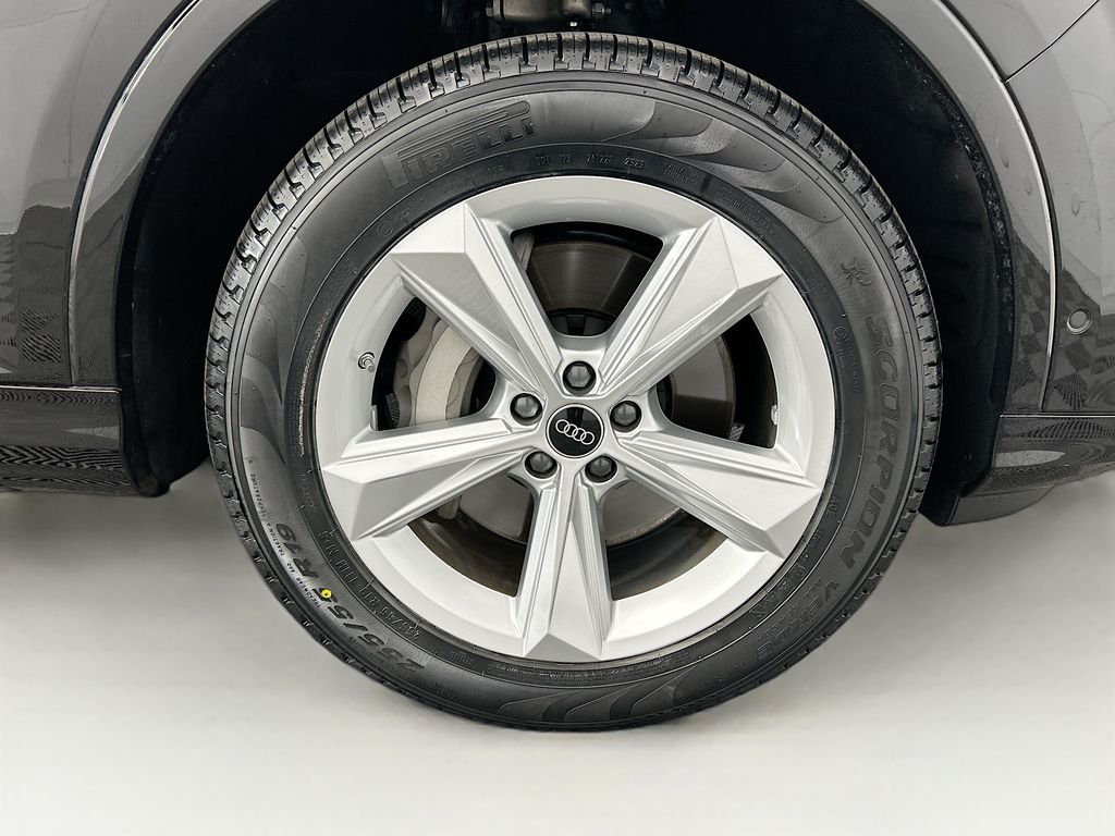 Thumbnail: 2023 Audi Q7 - 32