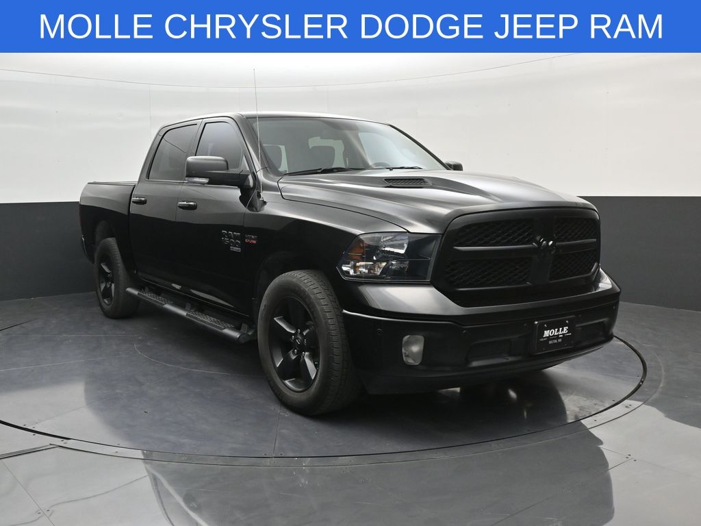 Brilliant Black Crystal Pearlcoat 2019 RAM 1500 Classic Big Horn Crew Cab 4WD Pickup Truck Four-Wheel Drive 8-Speed Automatic