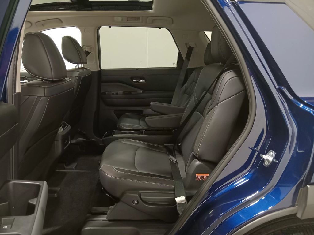 2024 Nissan Pathfinder SL 4WD