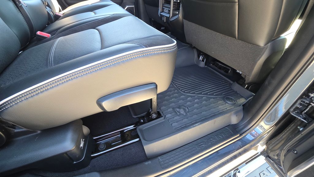 2026 RAM 2500 Laramie - Photo 15