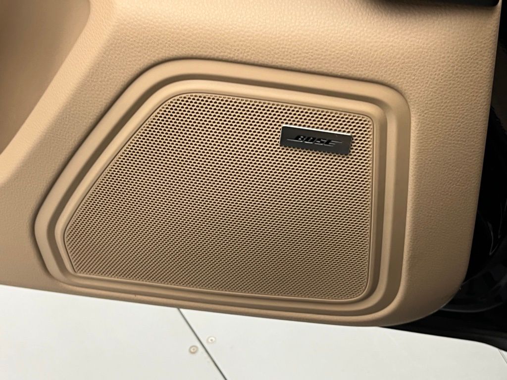 Thumbnail: 2023 Porsche Macan - 27