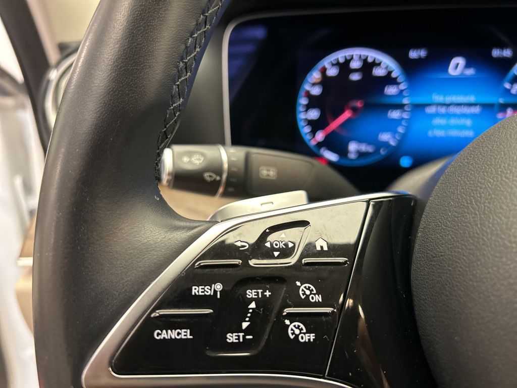 Thumbnail: 2022 Mercedes-Benz E-Class - 14
