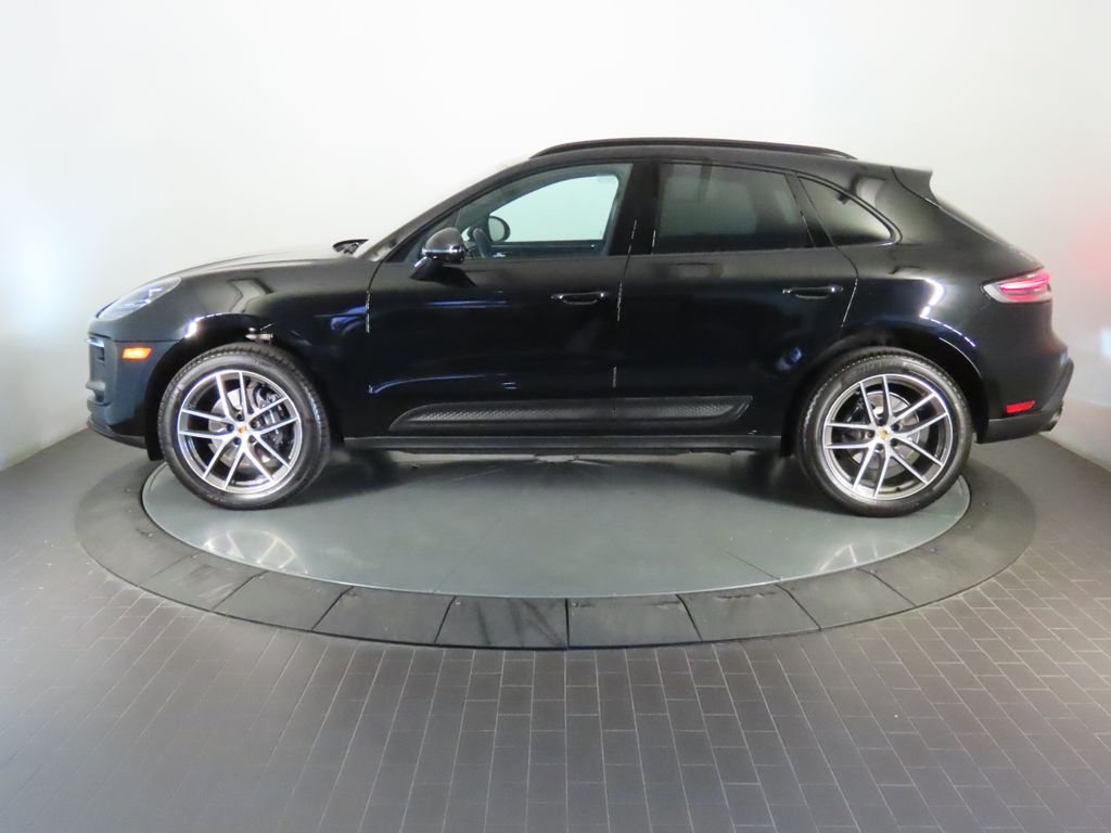 Thumbnail: 2026 Porsche Macan - 2