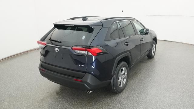 2025 Toyota RAV4 XLE 3