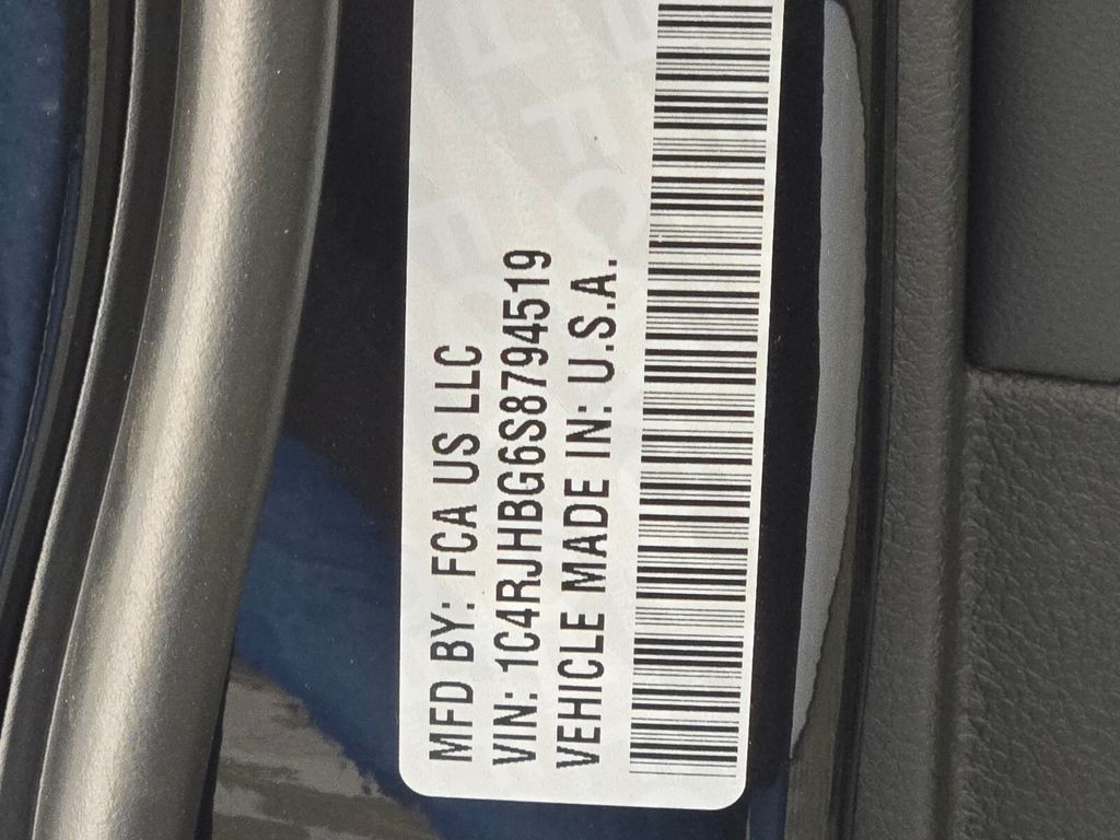 new 2025 Jeep Grand Cherokee car, priced at $38,985