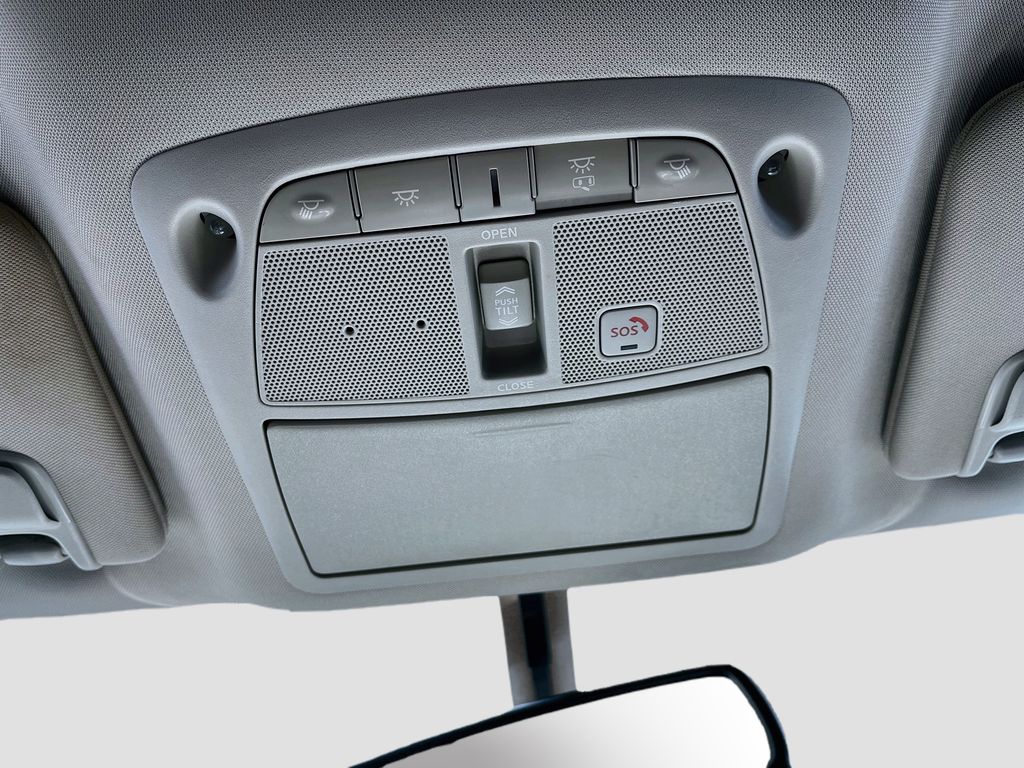 Used 2017 Black Nissan Platinum image 23