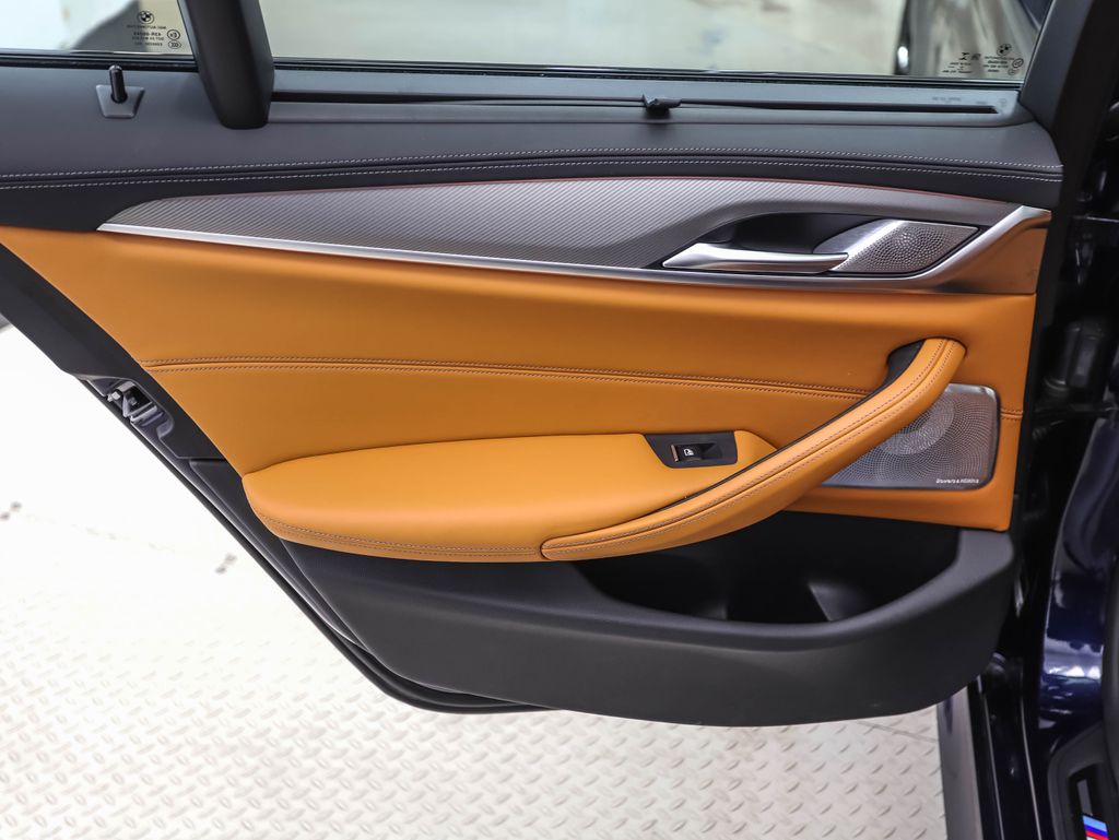 Thumbnail: 2022 BMW M5 - 19