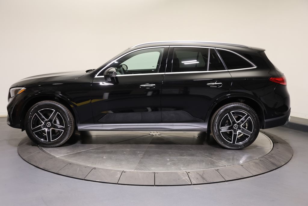 Thumbnail: 2027 Mercedes-Benz GLC - 4