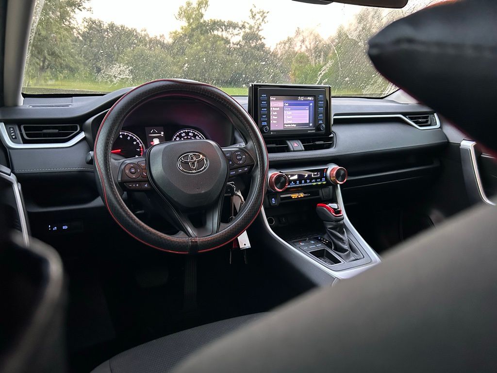Thumbnail: 2020 Toyota RAV4 - 12