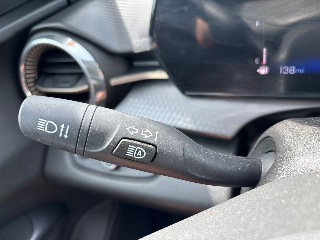 Used 2025 Chevrolet Trax SUV