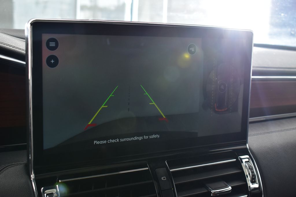 Thumbnail: 2024 Lincoln Navigator L - 20