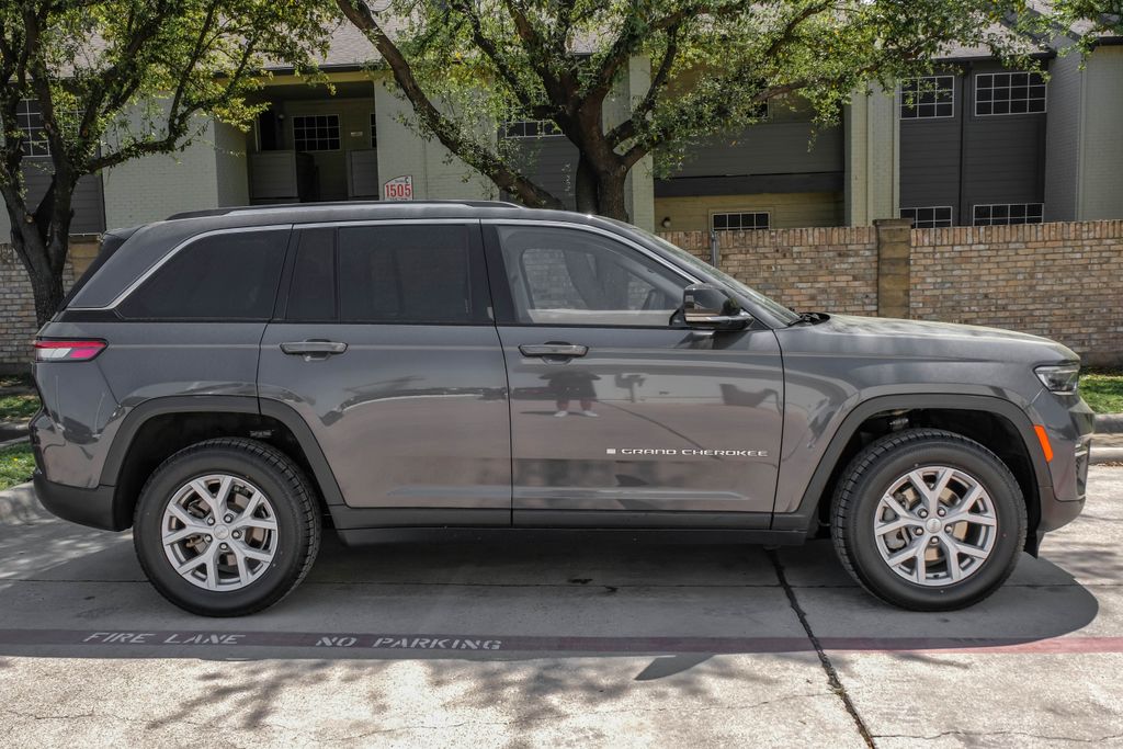 used 2022 Jeep Grand Cherokee car, priced at $28,000