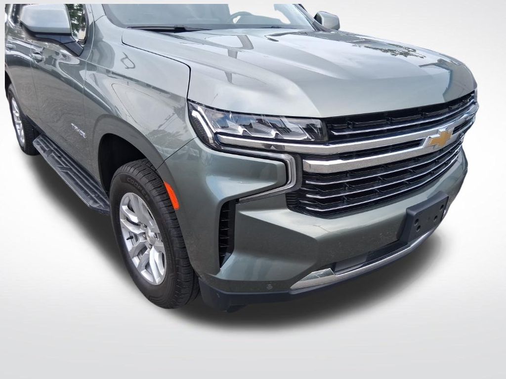 Used 2023 Green Chevrolet LT image 2