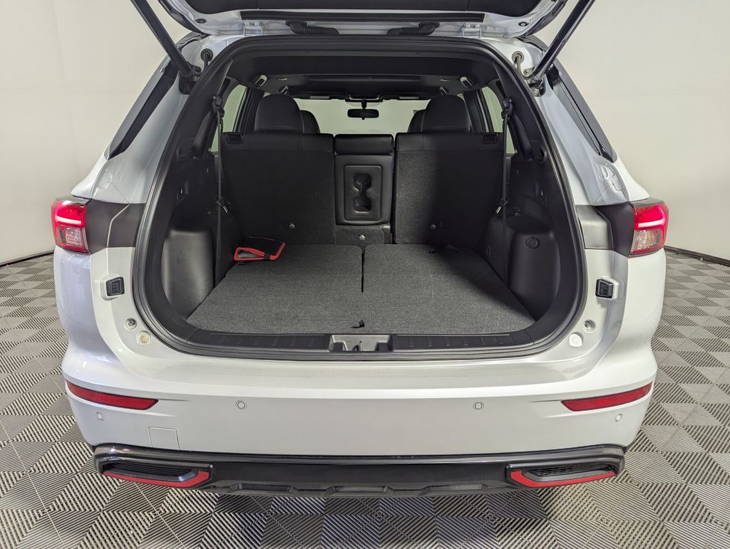 2024 White Mitsubishi Outlander SE Ralliart 4X4 SUV
