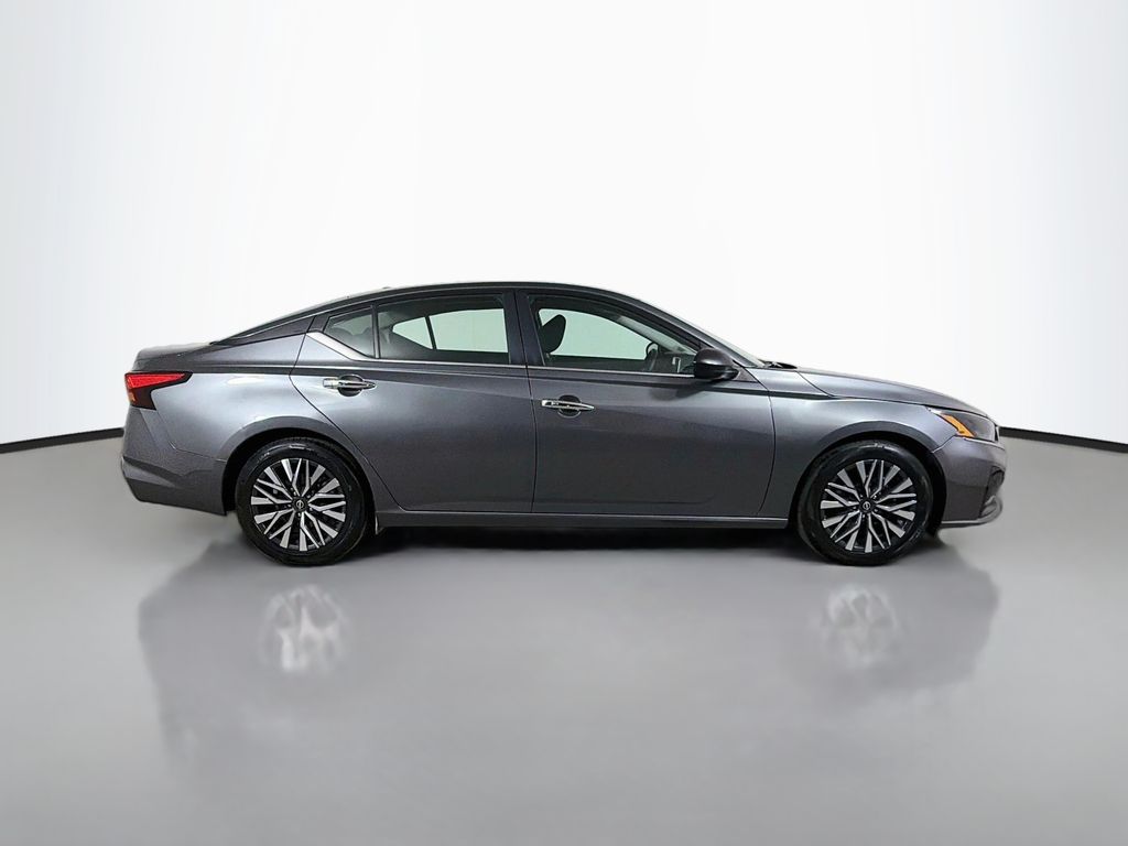 Used 2025 Nissan Altima Sedan