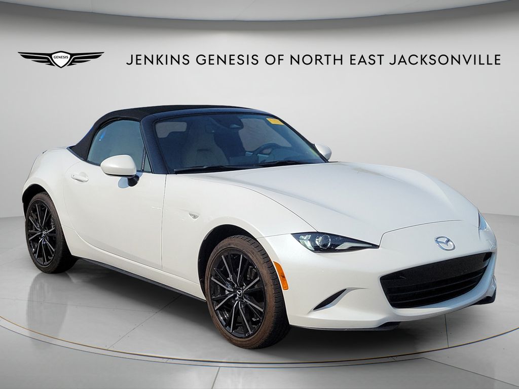 Snowflake White Pearl Mica 2025 Mazda MX-5 Miata Convertible Rear-Wheel Drive 6-Speed Manual