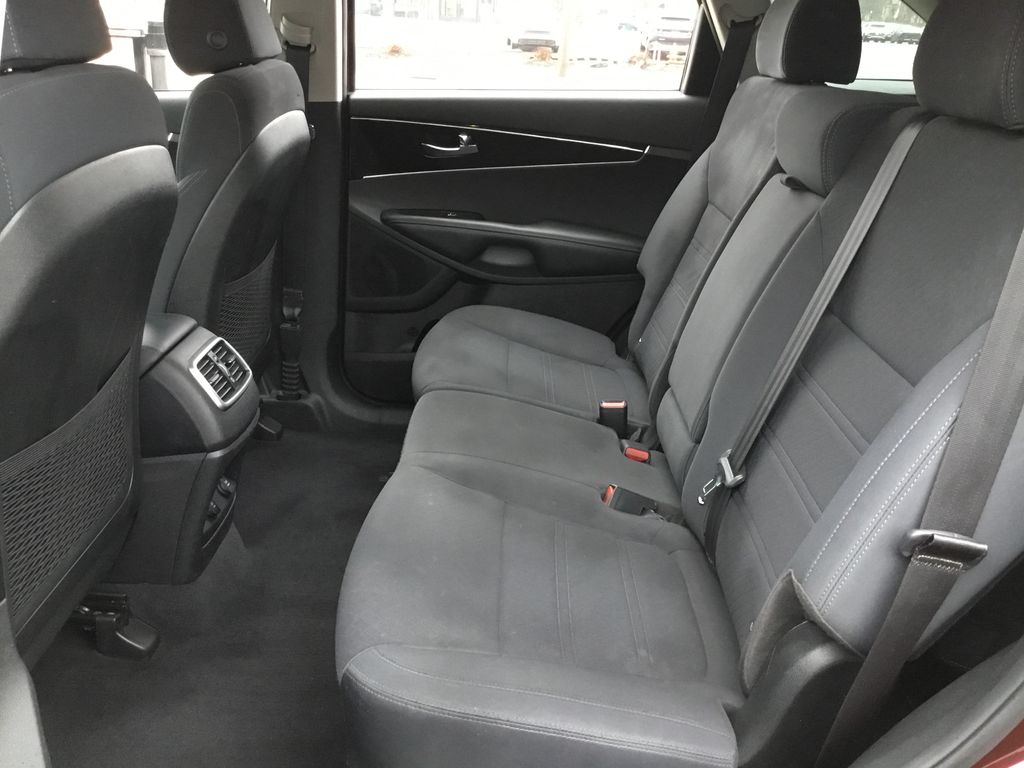 Thumbnail: 2018 Kia Sorento - 16