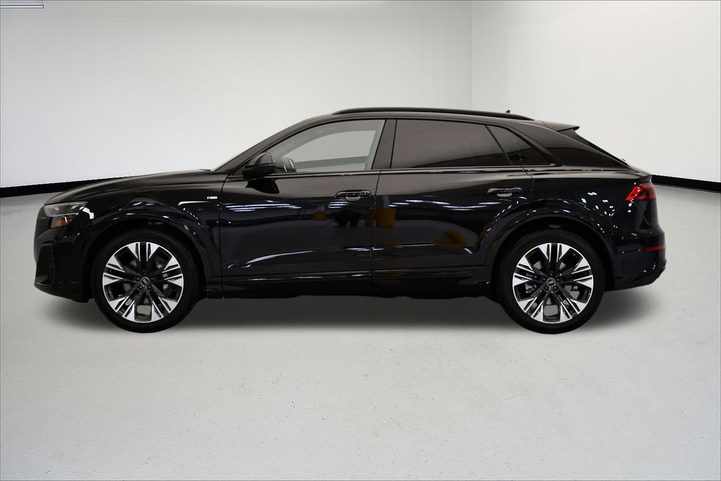 Thumbnail: 2026 Audi Q8 - 2