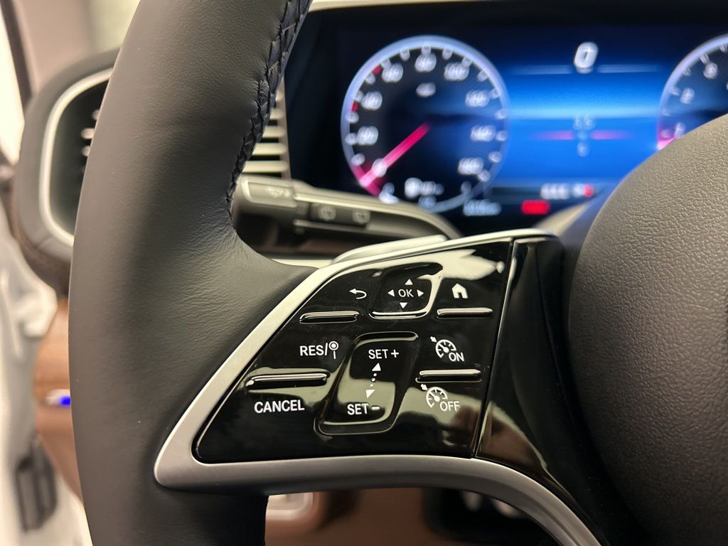 Thumbnail: 2026 Mercedes-Benz GLE - 14