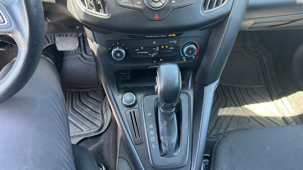 2017 Ford Focus SE 7