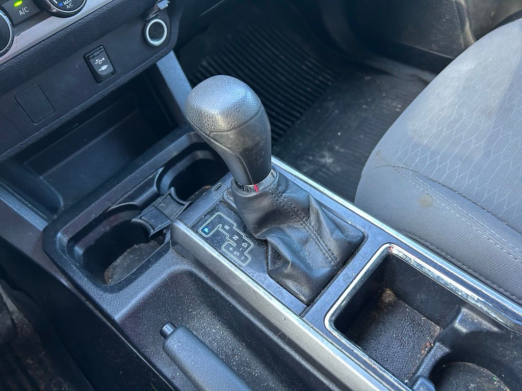 Thumbnail: 2017 Toyota Tacoma - 25