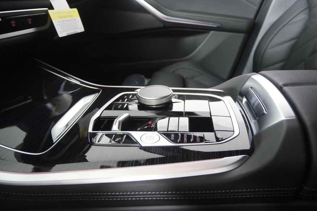 Thumbnail: 2026 BMW X5 - 22