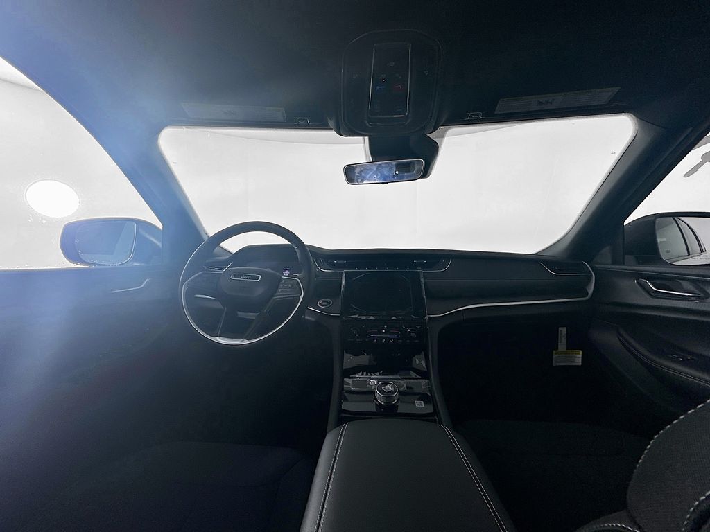 New 2025 White Jeep Laredo X image 9