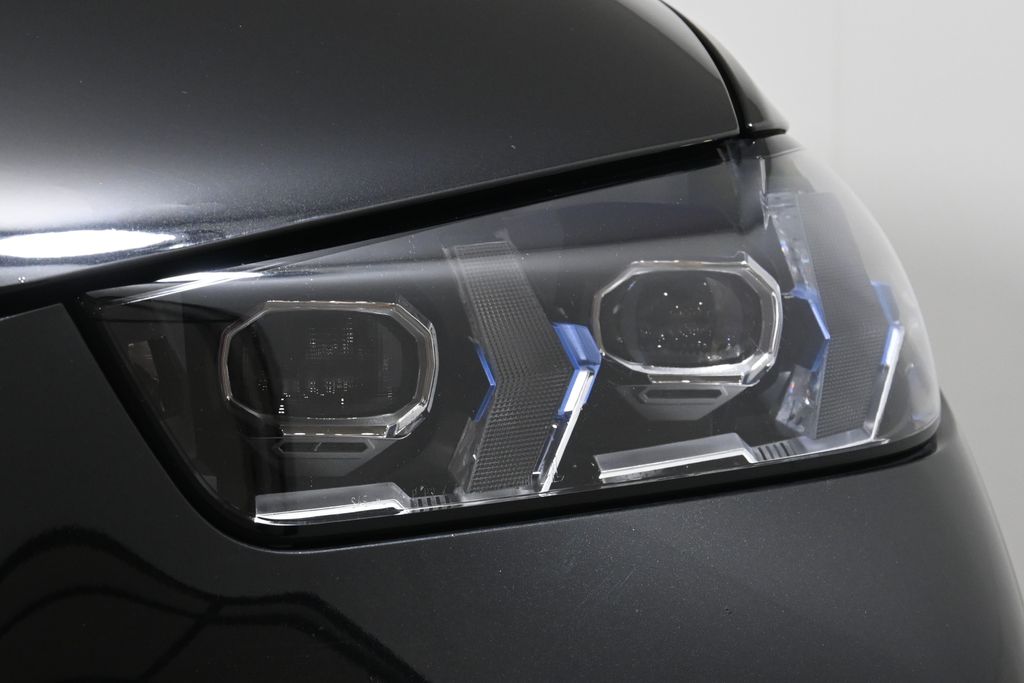 Thumbnail: 2025 BMW X5 - 11