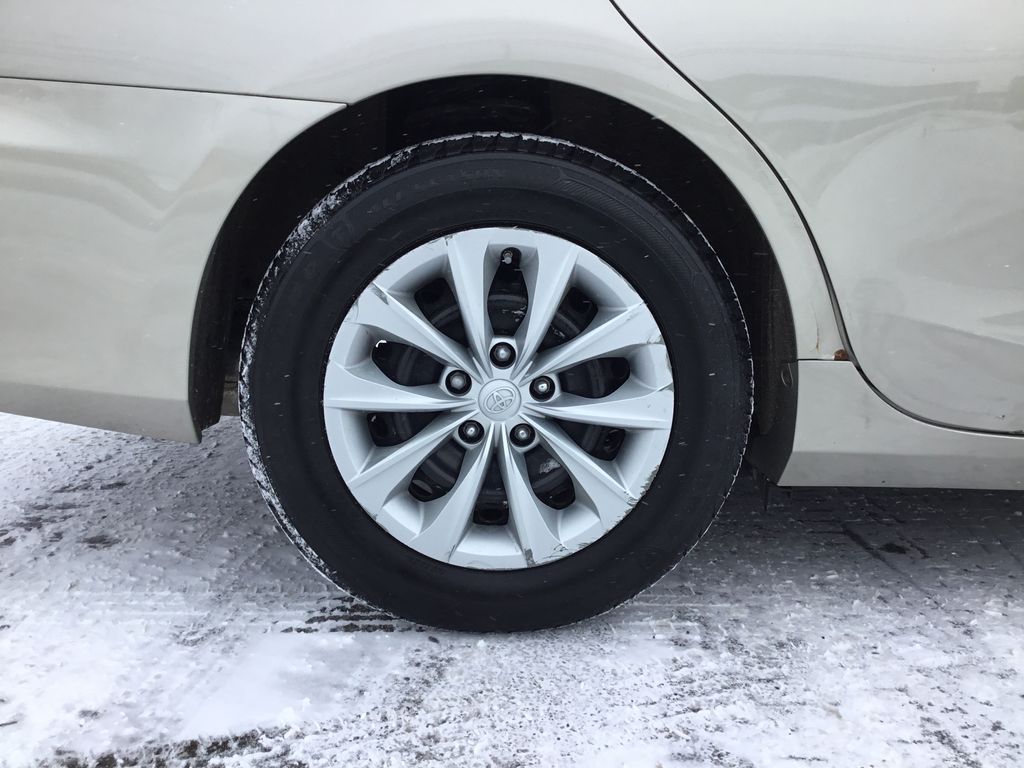 Thumbnail: 2017 Toyota Camry - 11