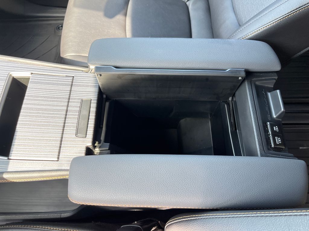2024 Toyota Sienna Woodland Edition photo