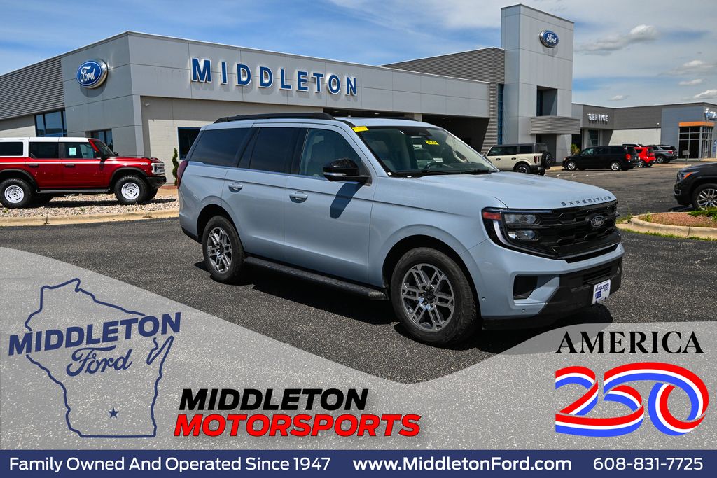 Glacier Gray Metallic TriCoat 2025 Ford Expedition SUV / Crossover Four-Wheel Drive Automatic