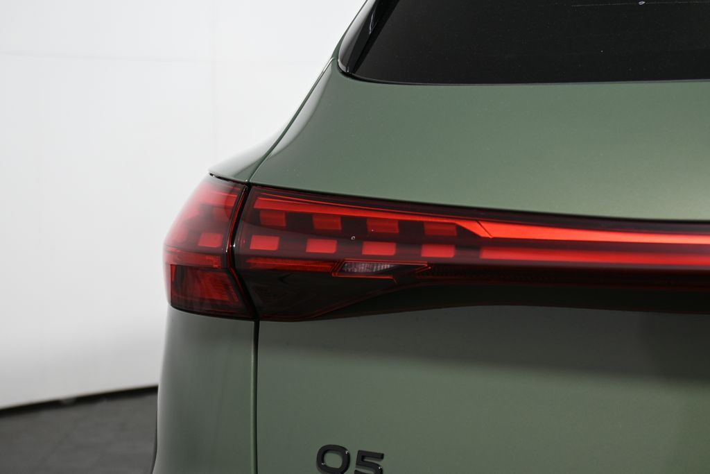 Thumbnail: 2025 Audi Q5 - 12