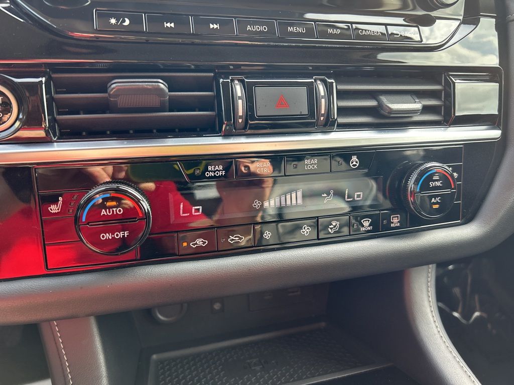 2023 Gun Metallic Nissan Pathfinder SL FWD SUV
