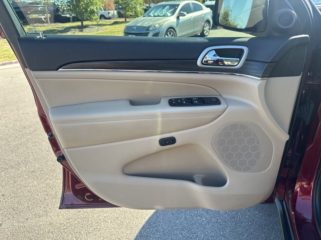 Used Car 2020 Jeep Grand Cherokee  Limited For Sale Under $25,000 In Austin, Texas
