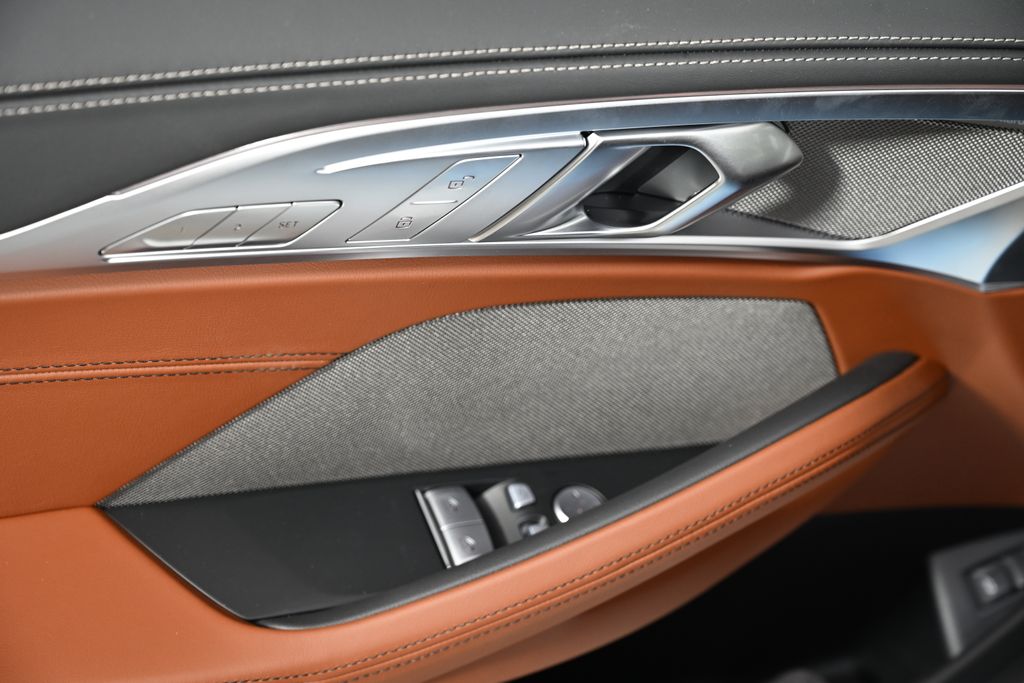 2025 BMW 8 Series 840i 21