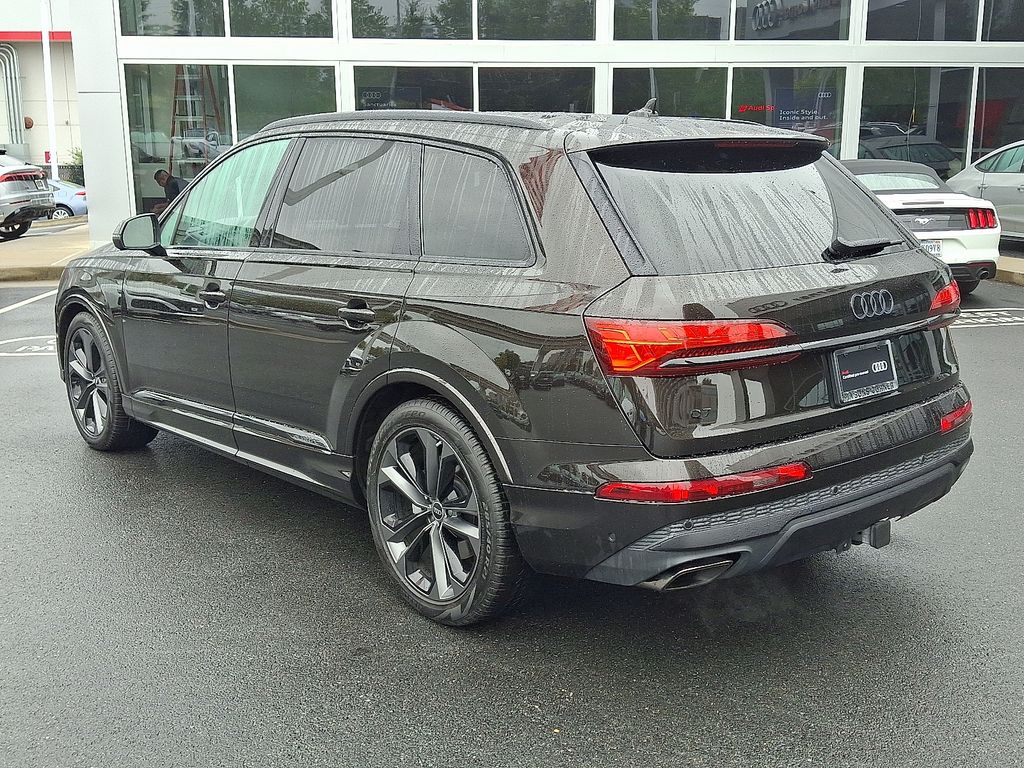 Thumbnail: 2025 Audi Q7 - 6