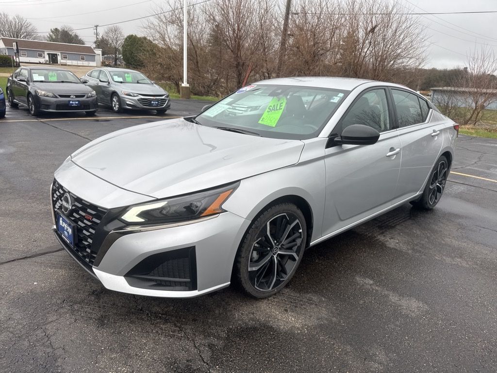 View vehicle photo 3