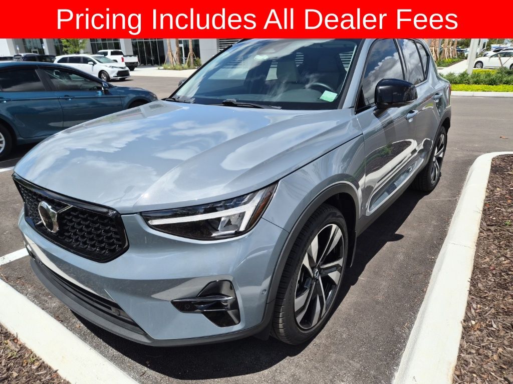 2023 Volvo XC40