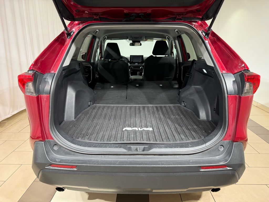 Thumbnail: 2022 Toyota RAV4 - 12