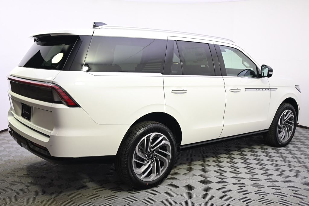 New 2026 White Lincoln Reserve image 7