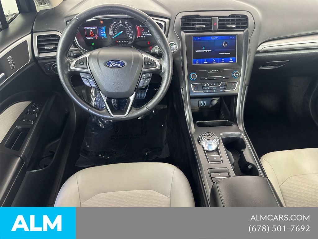 Used 2020 Red Ford SE image 25