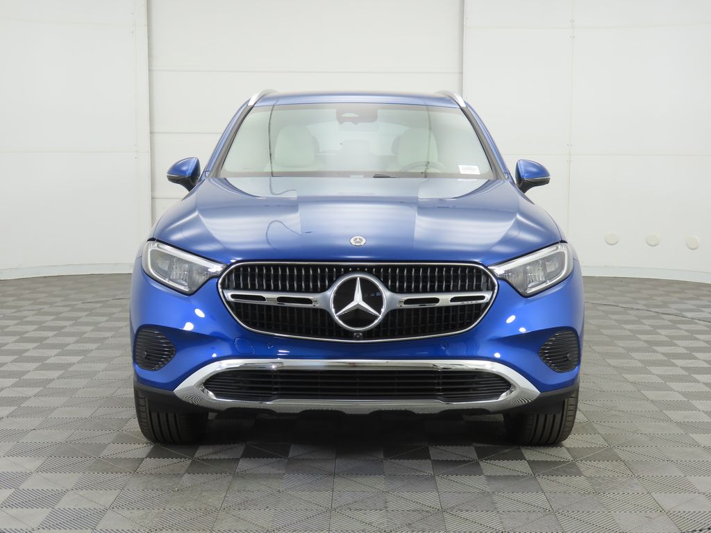 2025 Mercedes-Benz GLC 300 2