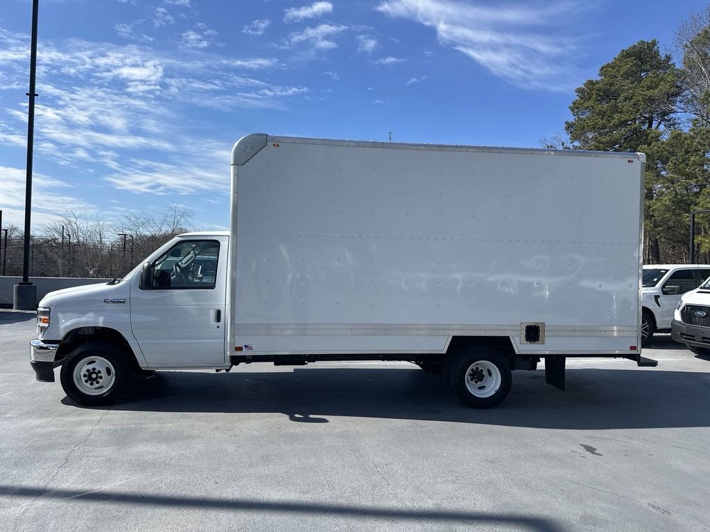 2024 Ford E-450SD Base 4