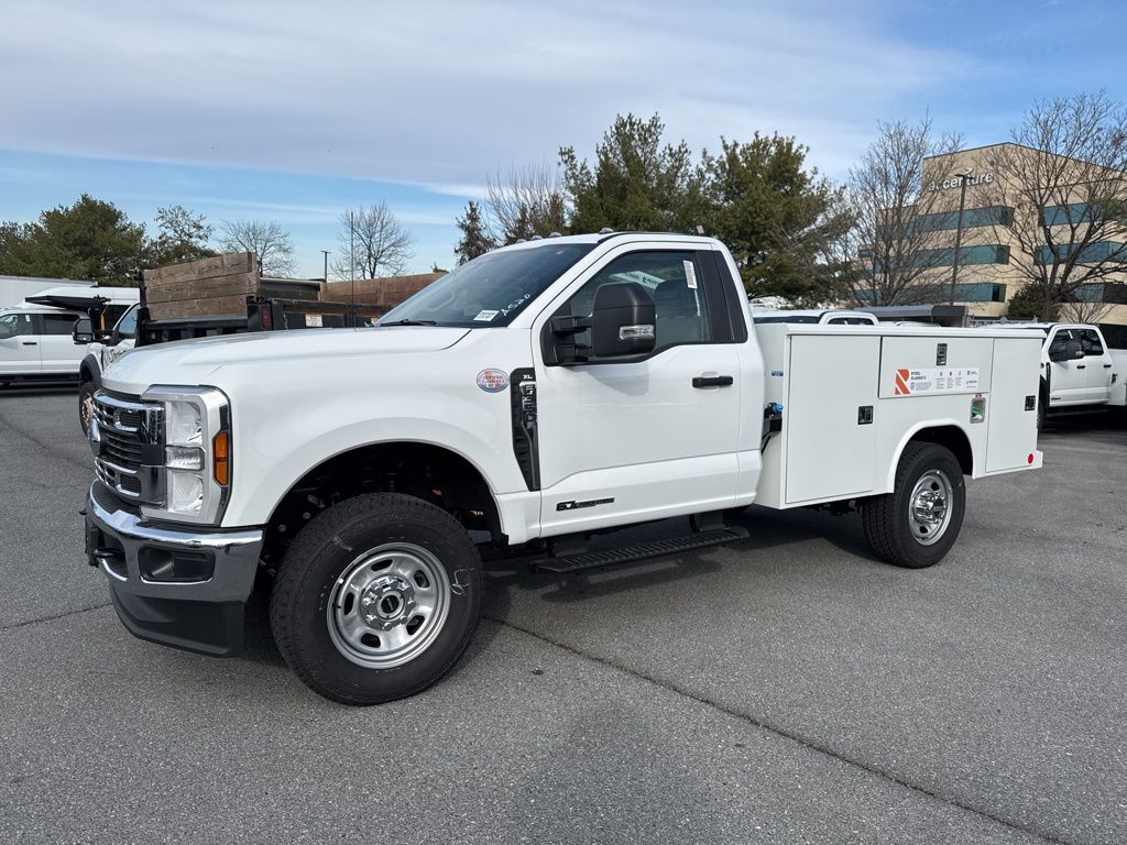 2026 Ford F-350 Super Duty Chassis Cab XL's photo
