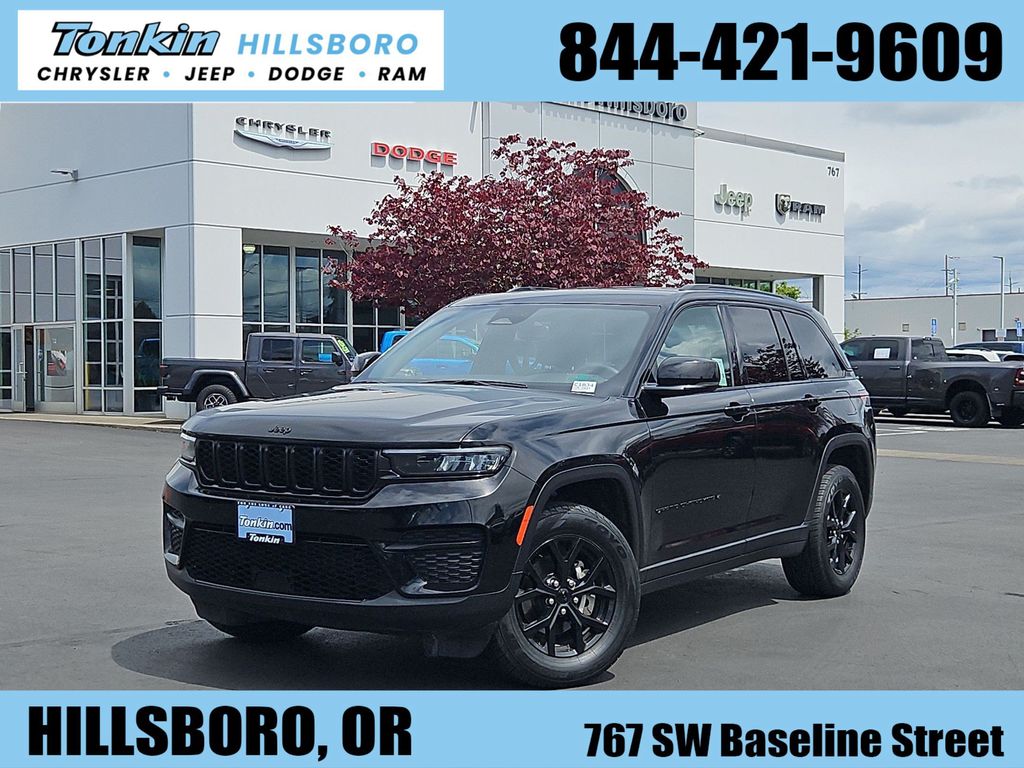 Diamond Black Crystal Pearlcoat 2024 Jeep Grand Cherokee SUV / Crossover Four-Wheel Drive 8-Speed Automatic