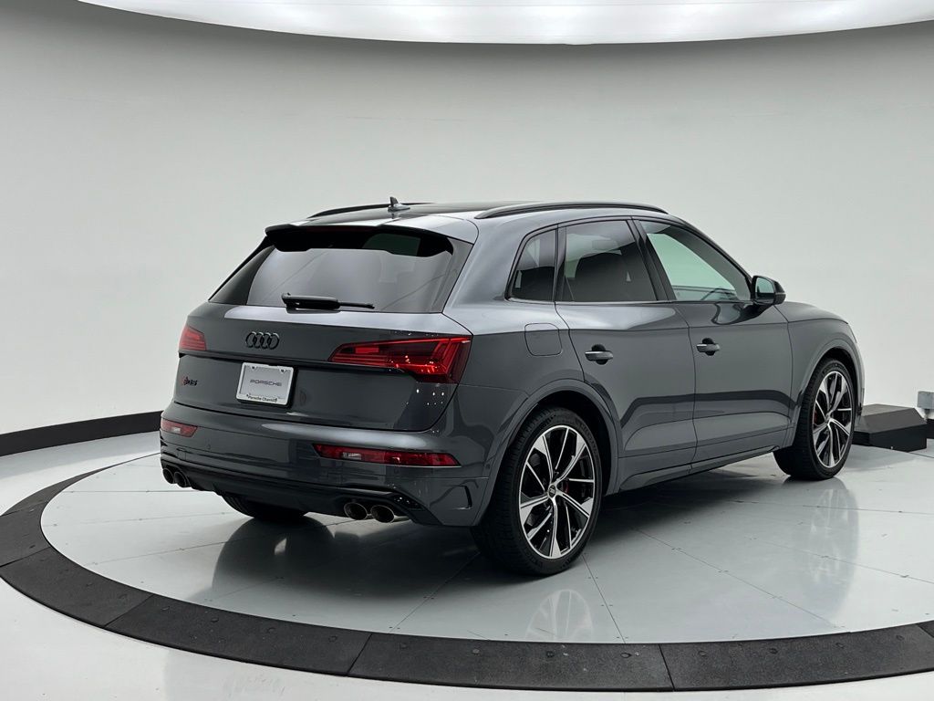 Thumbnail: 2022 Audi SQ5 - 5
