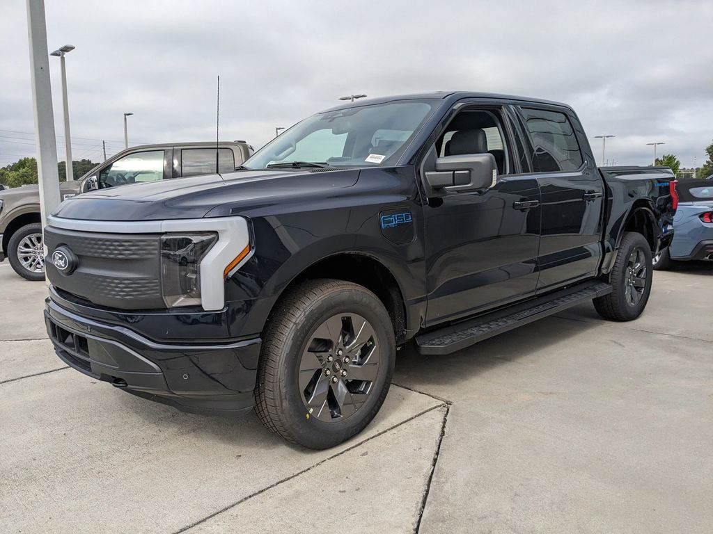 2025 Ford F-150 Lightning Flash